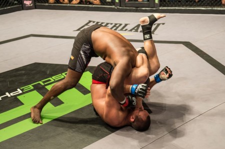 Heavyweight MMA fight lasted only a few seconds