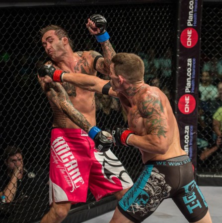 Exciting Mixed Martial Arts fight between Wade Henderson and Jason Culverwell