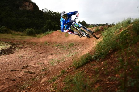 Dustin Rudman killing it down the Downhill Mountainbike course