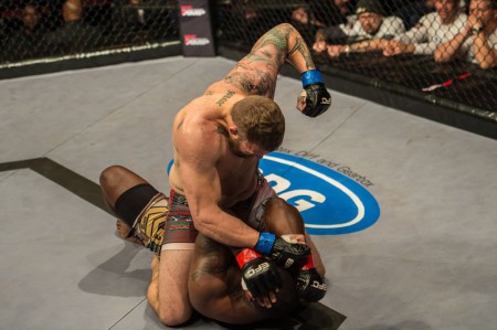 Brendon Groenewald vs Elvis Moyo
