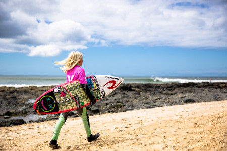 Junior surfers heading out to comete in the 2014 Hurley SA Junior Champs
