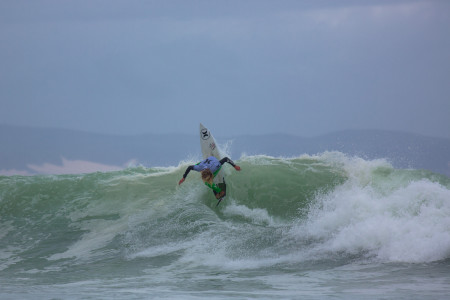Jordy Maree surfing hard at the SA Champs