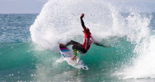 Eithan Osborne surfing his way to victory at the Billabong Junior Series