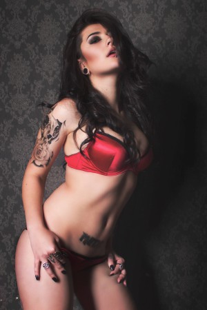 Cindy Pretorius shows why she is one of the sexiest alternative South African Babes
