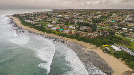 Lower Point in JBay playing host to the 2015 Billabong SA Junior Champs