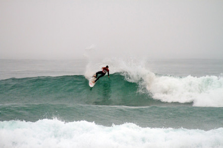 Bevin Wills throwing down some incredible surfing