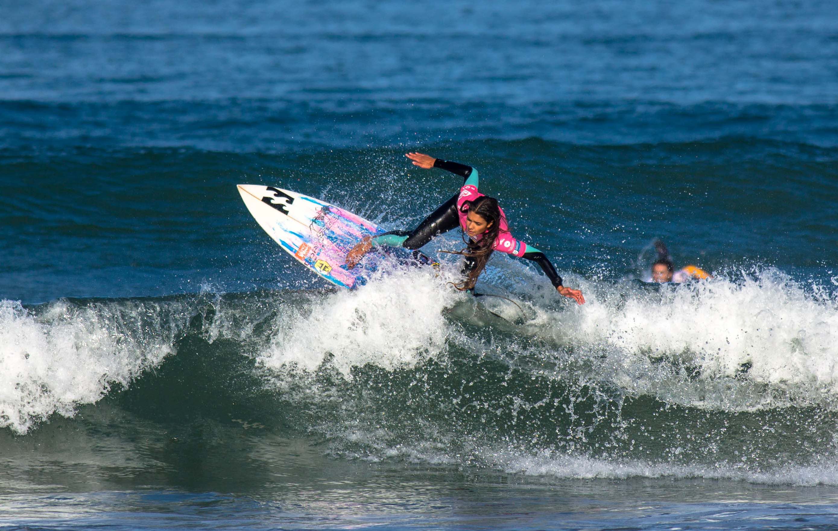 Tanika Hoffman surfing her way to victory at the Cape Town Pro
