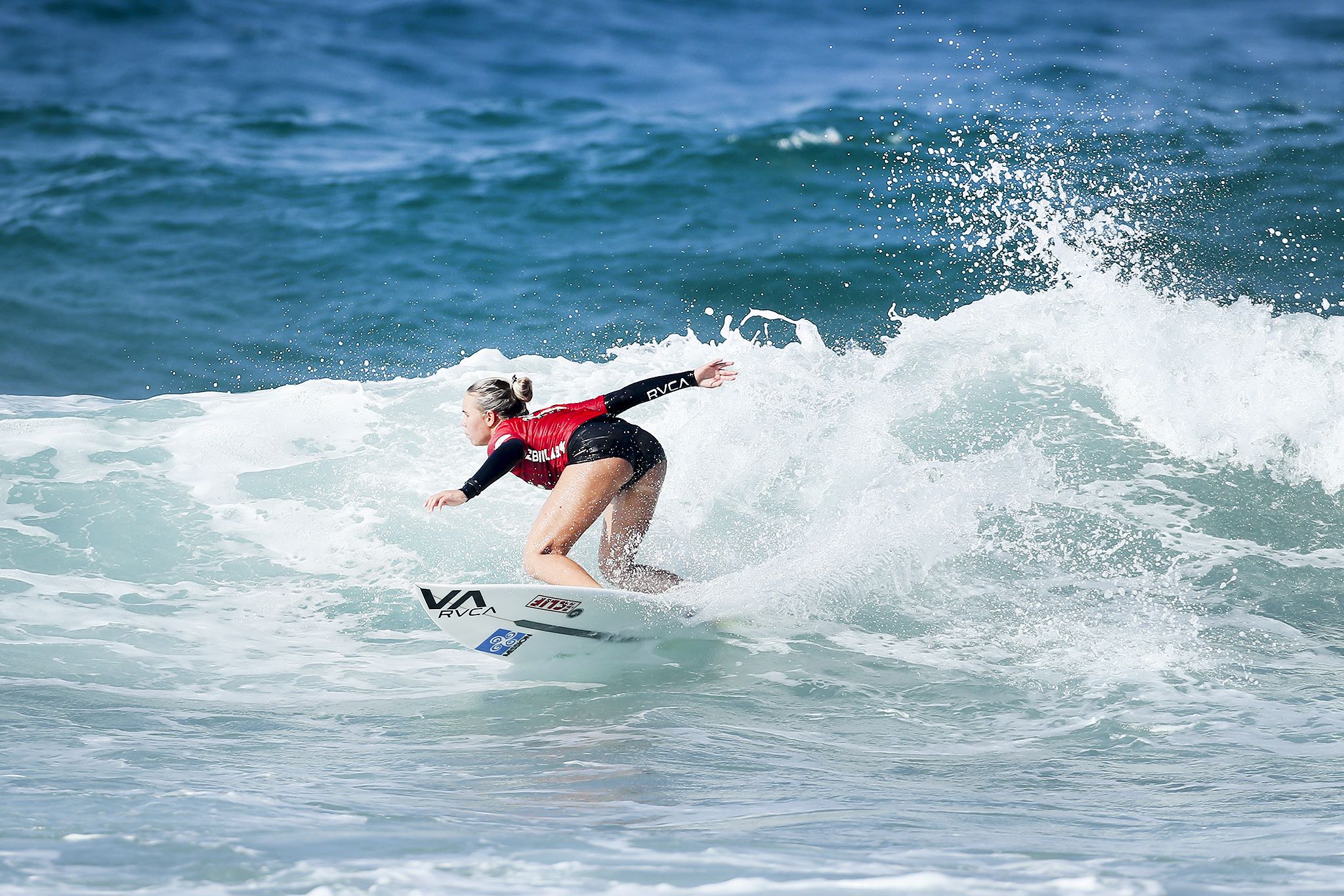 Zoe McDougall surfing her way to victory at the 2016 Billabong Junior Series