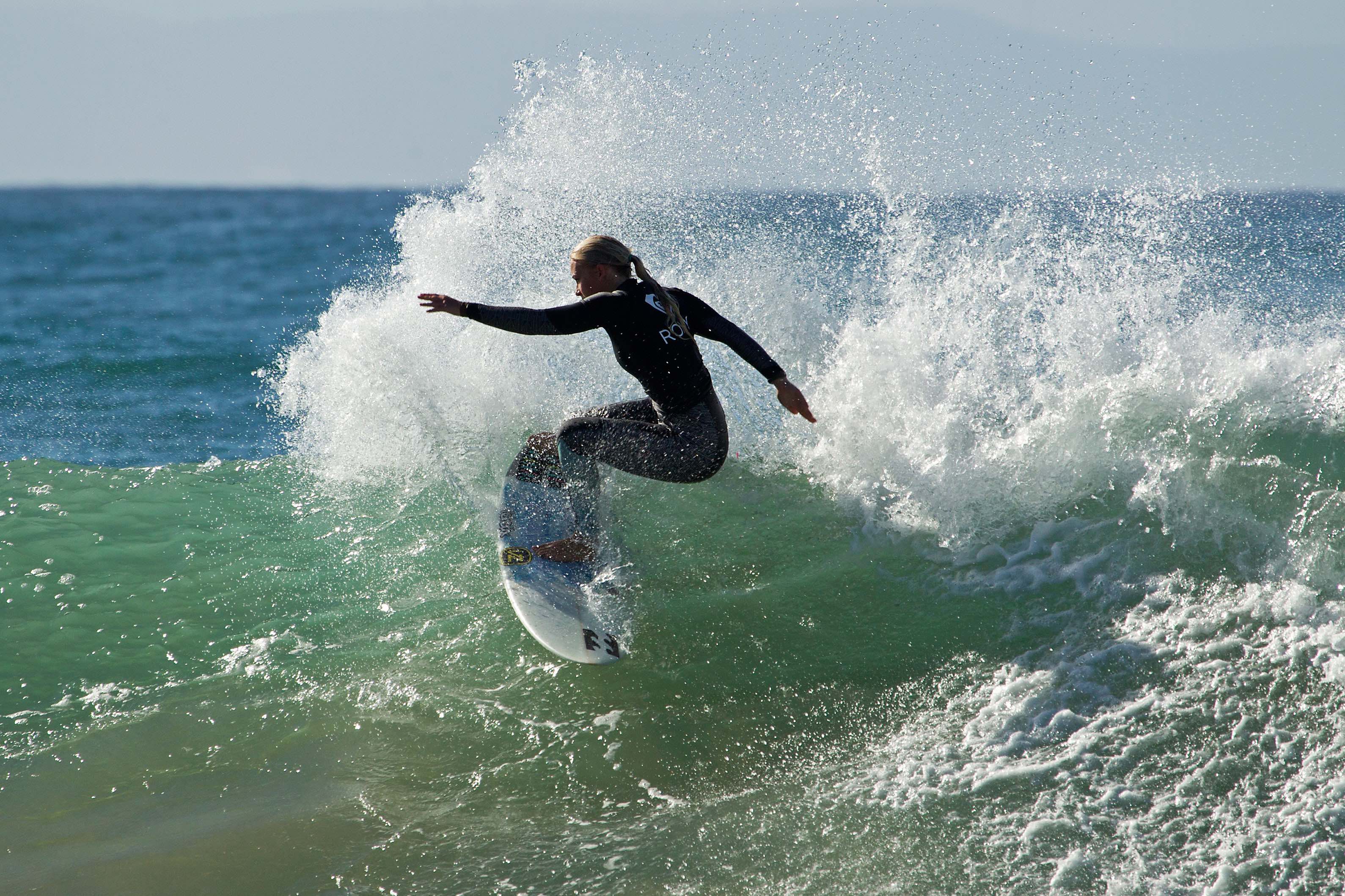 Crystal Hulett surfing her way to victory at the Roxy Junior Pro