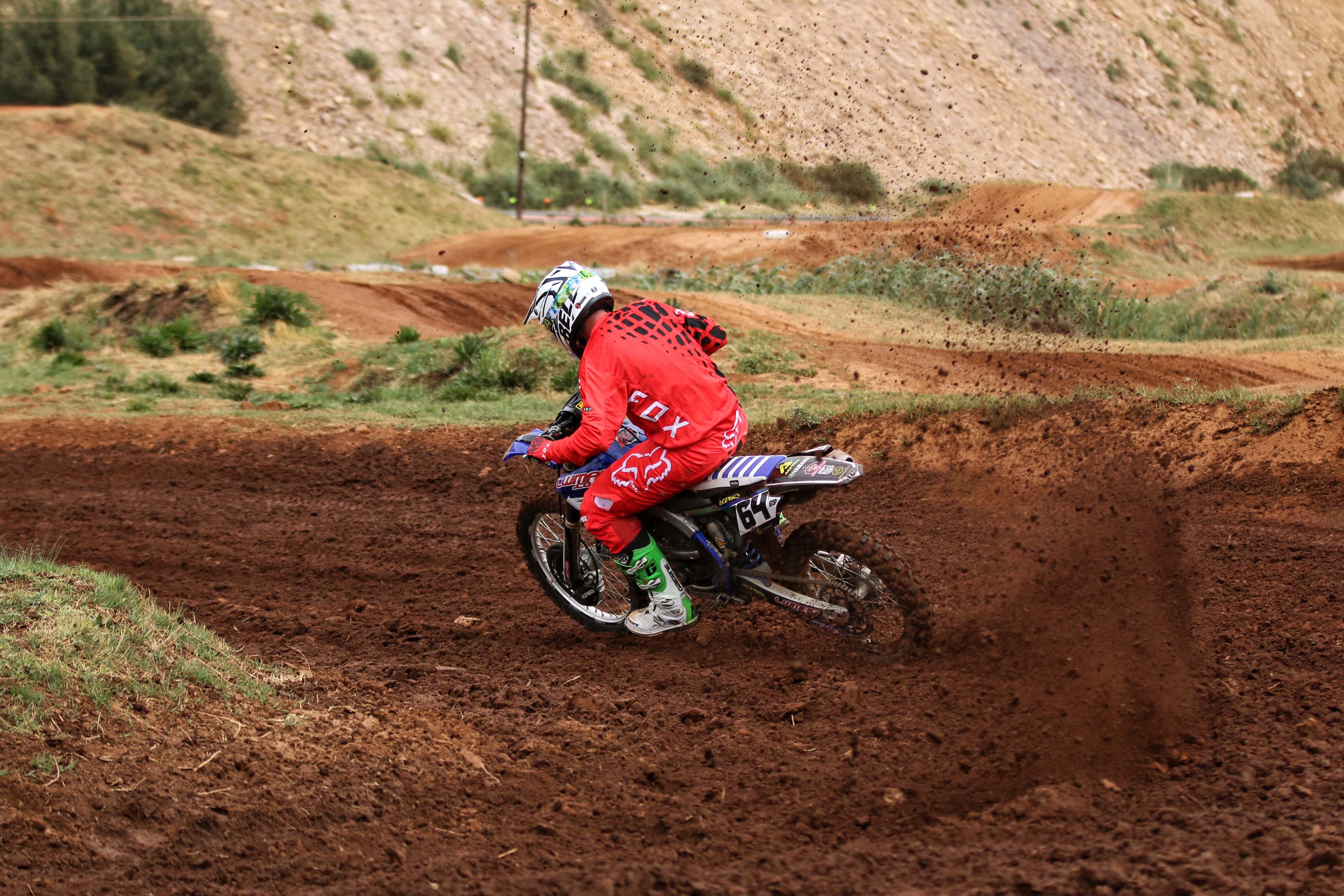 Motocross test of the new 2017 Fox 360 racewear line