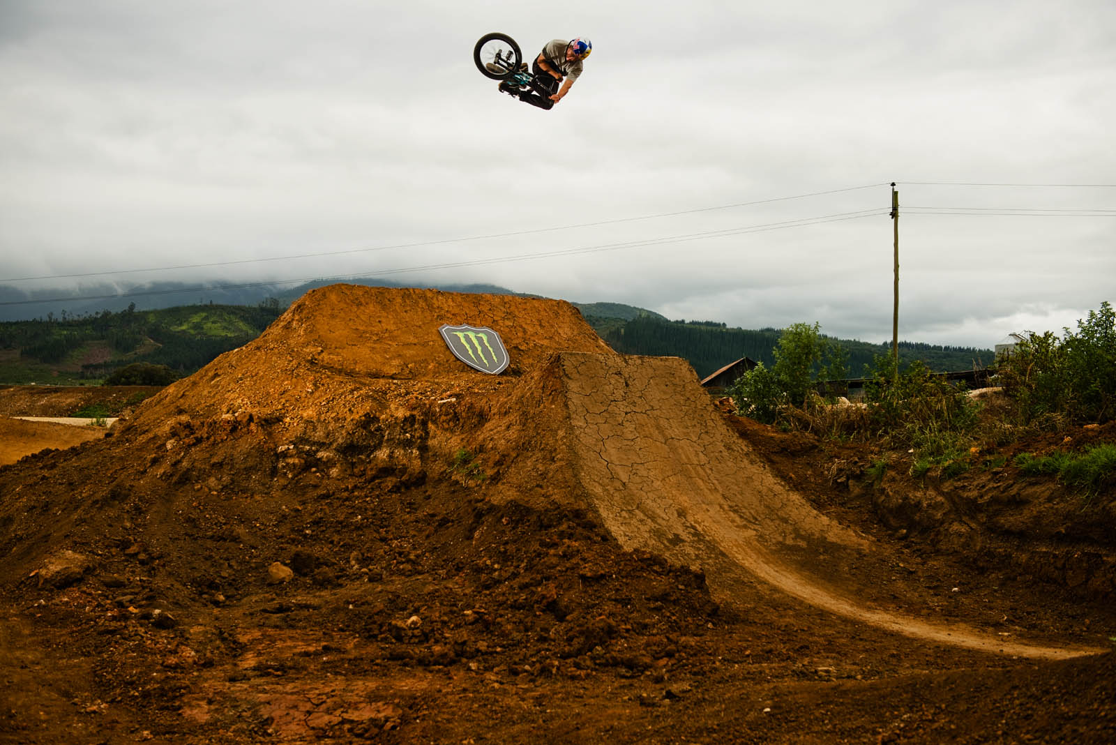 Murray Loubser winning the BMX Dirt contest at Dawn of the Dirt 2016