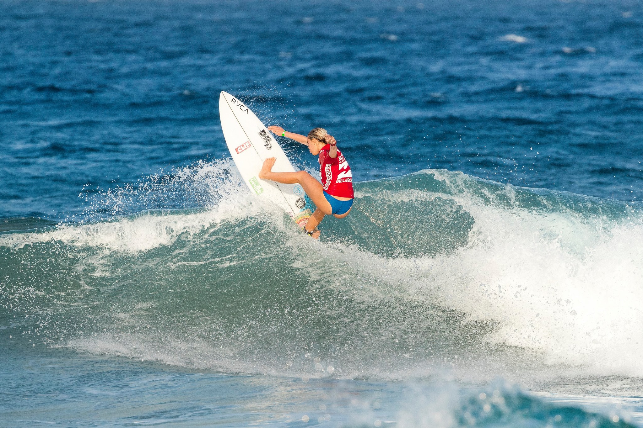 Zoe McDougall surfing her way to 2nd place at the 2017 allito Women's Pro