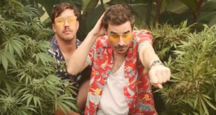 Van Pletzen have released their fifth music video, Zaberfluten, taken from their album entitled Kak Lekke Vibe. Watch it here.
