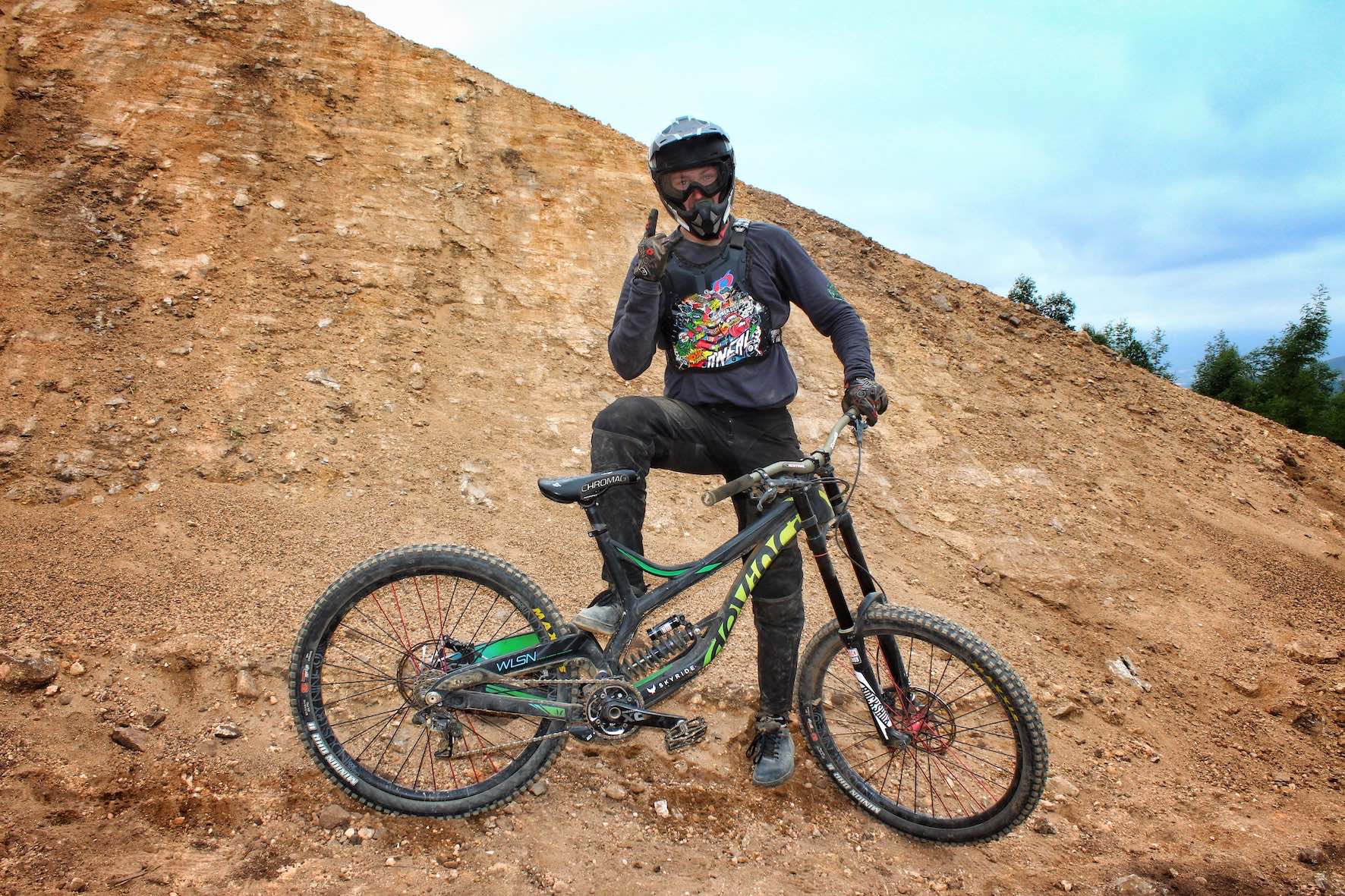 Bikes of DarkFEST - Matt Macduff - Devinci Wilson