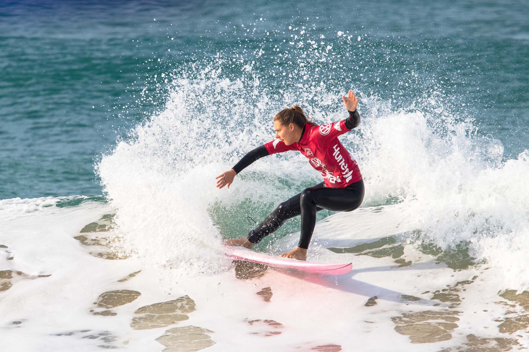 Chelsea Tuach surfing in the 2019 Volkswagen SA Open of Surfing