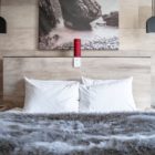 The Ultimate Ears MEGABOOM 3 wireless speaker in its elegant setting