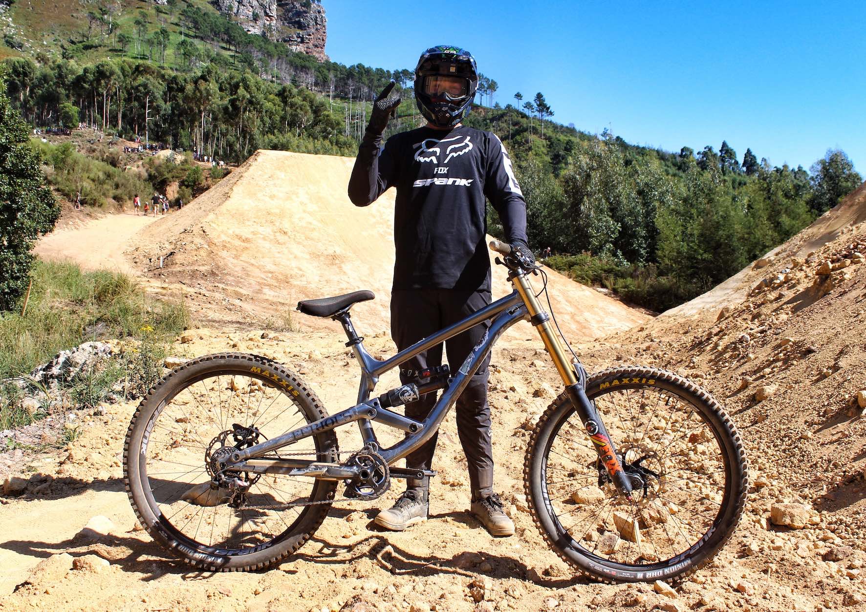 Theo Erlangsen - Commencal Furious