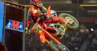 Take a look at the 250 and 450 main event highlights from Round 9 of the 2020 Monster Energy Supercross from Atlanta.