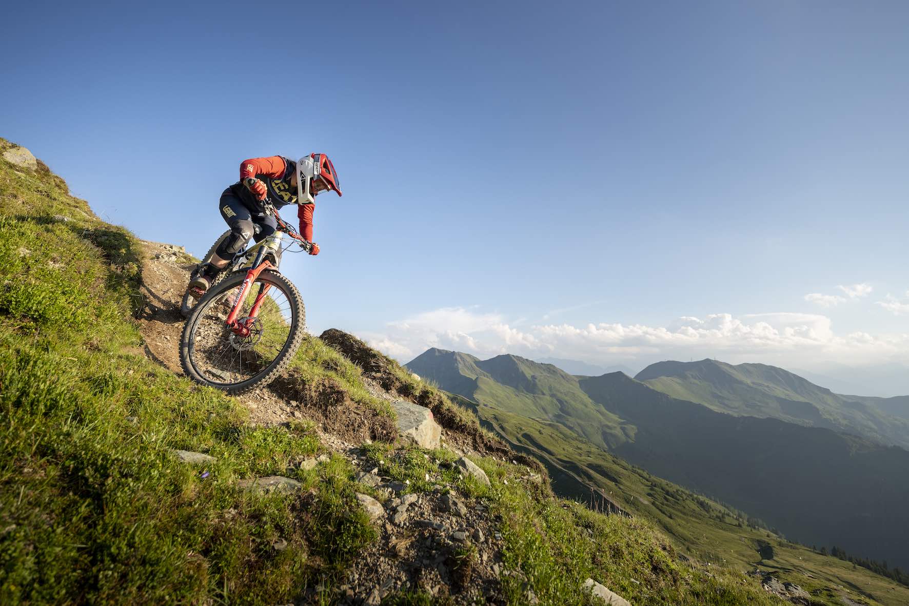 Riding trails in the all-new Leatt 4.0 Enduro MTB helmet