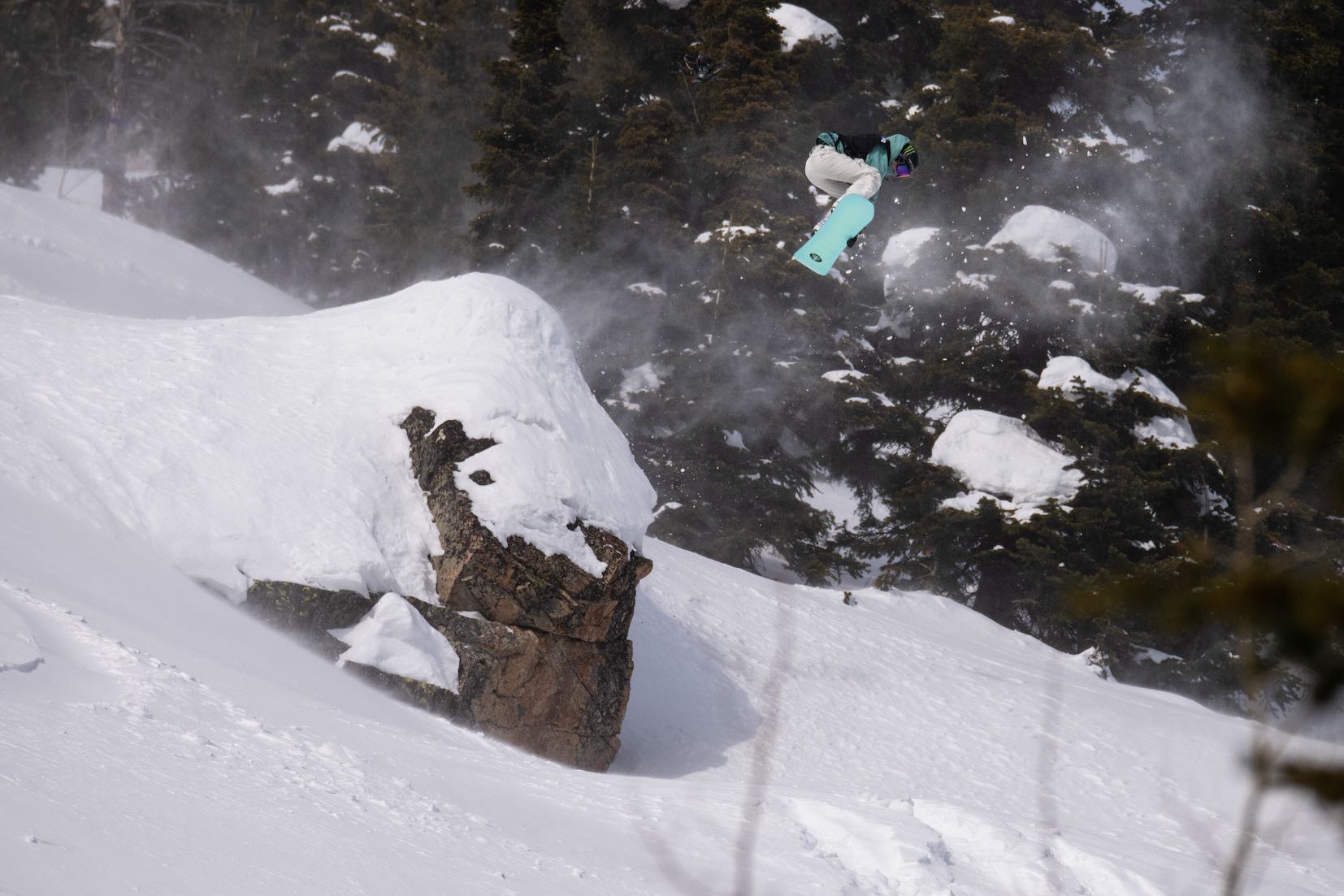 Zoi Sadowski-Synnott competing in the Natural Selection Snowboarding Contest
