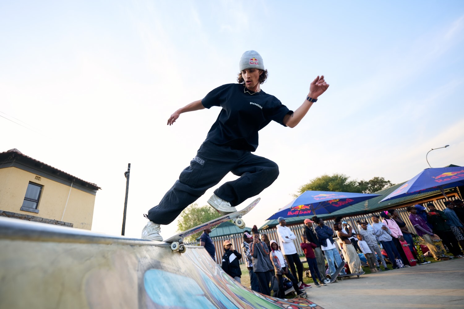 To honour the upcoming Go Skateboarding Day on 21 June, Red Bull Skateboarding athlete, Brandon Valjalo put out a call to the skateboarding community to join him at the Pimville DIY Skatepark this past weekend.