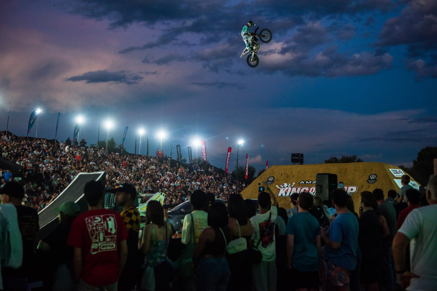 Intense battles in both the Best Whip and Best Trick contests at the 2025 Volkswagen Amarok King of the Whip saw the USA’s Wyatt Fontenot crowned the new King of the Whip, while Australia’s Pat Bowden successfully defended both of his Best Trick titles. The action unfolded in front of a sold-out crowd at Montecasino, Johannesburg.