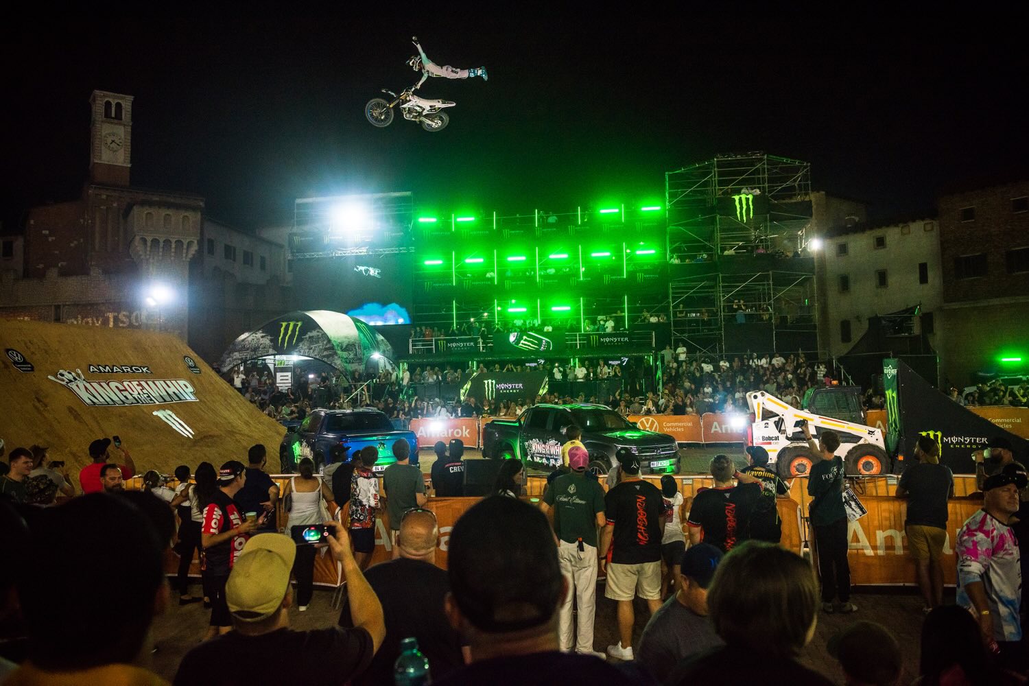 Intense battles in both the Best Whip and Best Trick contests at the 2025 Volkswagen Amarok King of the Whip saw the USA’s Wyatt Fontenot crowned the new King of the Whip, while Australia’s Pat Bowden successfully defended both of his Best Trick titles. The action unfolded in front of a sold-out crowd at Montecasino, Johannesburg.