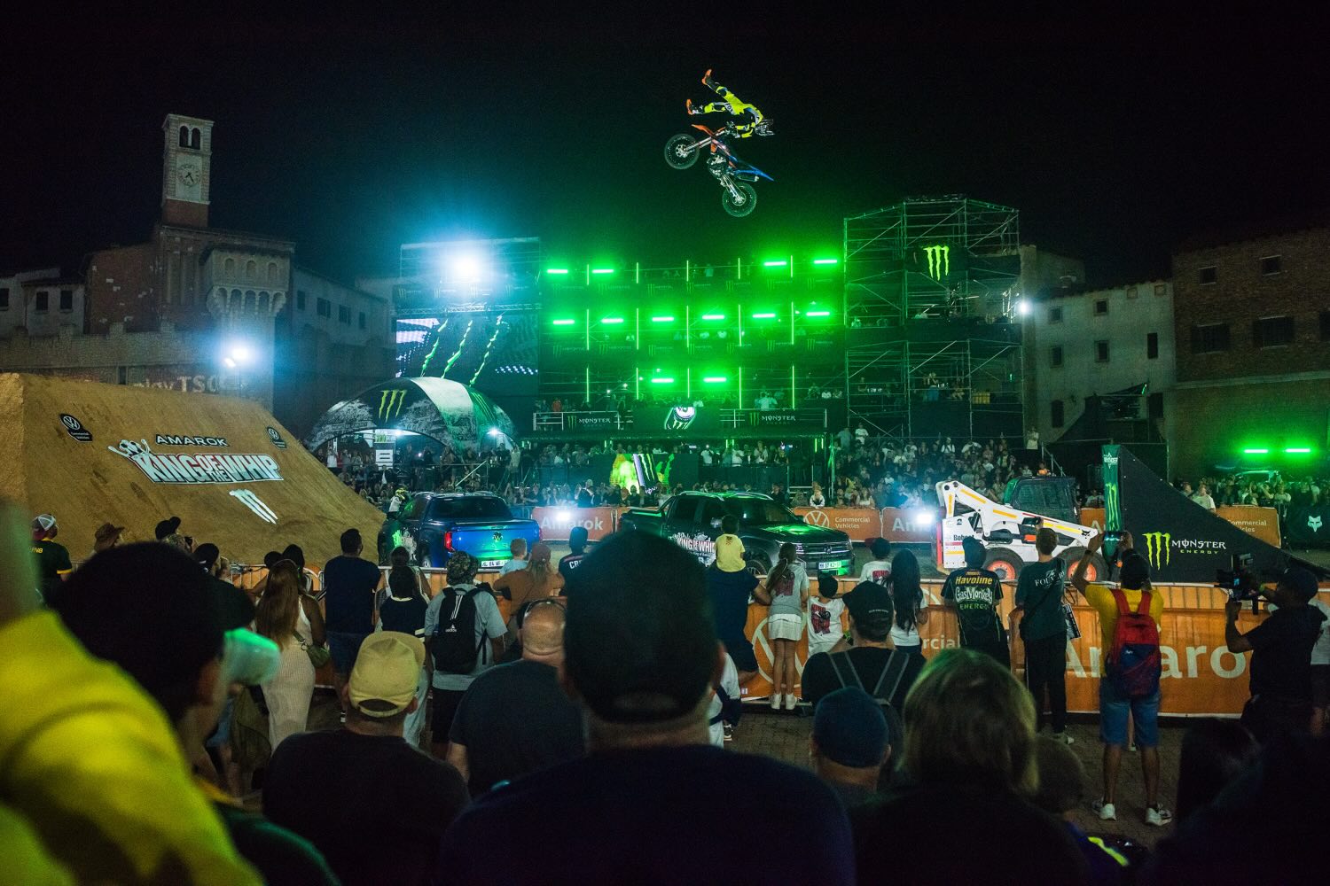 Intense battles in both the Best Whip and Best Trick contests at the 2025 Volkswagen Amarok King of the Whip saw the USA’s Wyatt Fontenot crowned the new King of the Whip, while Australia’s Pat Bowden successfully defended both of his Best Trick titles. The action unfolded in front of a sold-out crowd at Montecasino, Johannesburg.