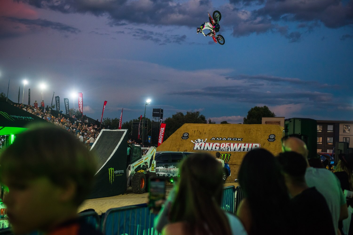 Intense battles in both the Best Whip and Best Trick contests at the 2025 Volkswagen Amarok King of the Whip saw the USA’s Wyatt Fontenot crowned the new King of the Whip, while Australia’s Pat Bowden successfully defended both of his Best Trick titles. The action unfolded in front of a sold-out crowd at Montecasino, Johannesburg.