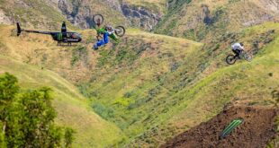 FULL DESCEND is here - and it's unlike anything Action Sports has seen before. For the first time ever, the world's best Freestyle Motocross riders and Freeride Mountain Bikers take on the exact same massive hillside course. Same roll-in. Same jumps. Same gaps.